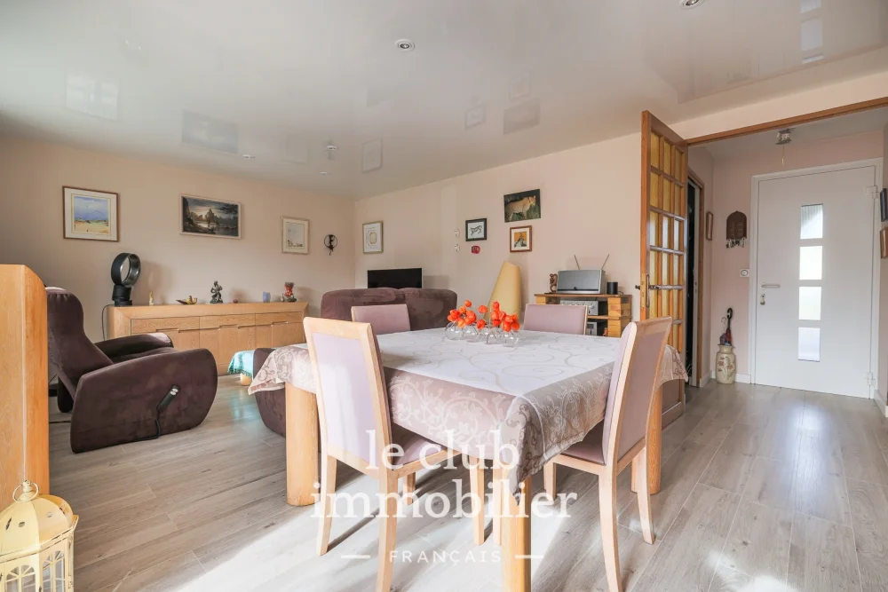 Maison 5 pièces de 91 m² à La Norville