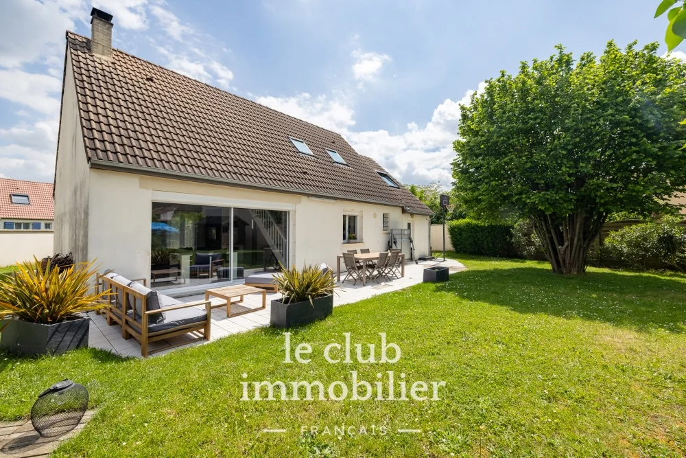 Maison 6 pièces de 135 m² à La Norville