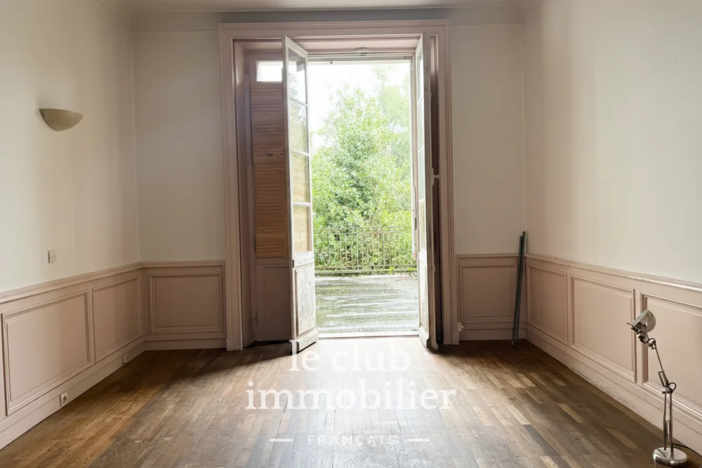 Maison 10 pièces de 209 m² à Rezé