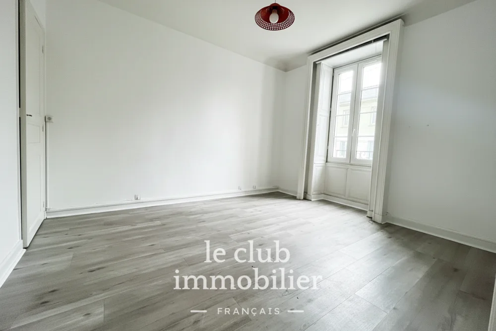 Maison 10 pièces de 209 m² à Rezé