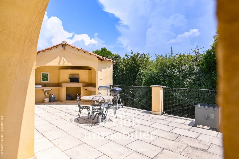 Maison 13 pièces de 422 m² à Peynier