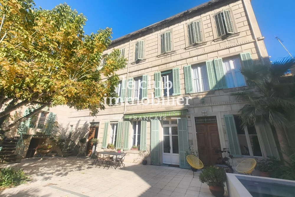 Maison 10 pièces de 300 m² à Salon-de-Provence