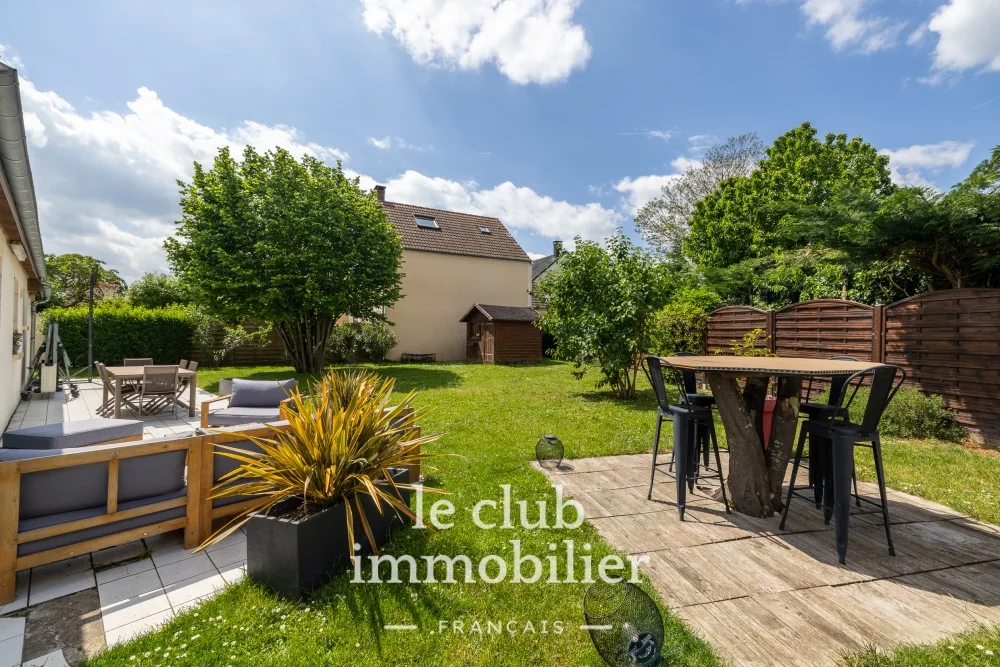 Maison 6 pièces de 135 m² à La Norville
