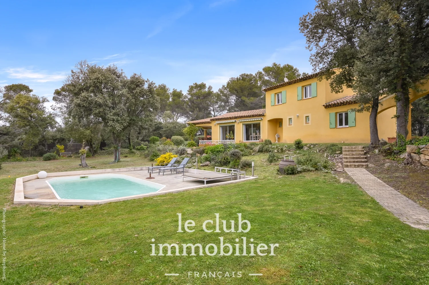 Maison 8 pièces de 220 m² à Rognes
